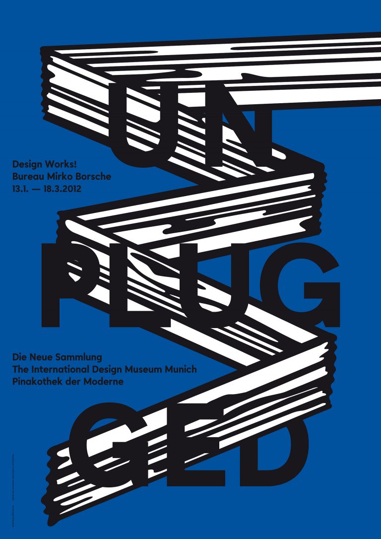 The exhibition poster can be seen in a dark blue base color. A kind of brushstroke can be seen in zigzag lines in black and white. Above this, the title Unplugged can be seen in capital letters in the foreground.